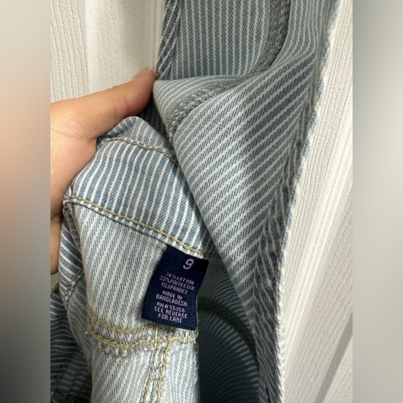 Blue Spice Size:9 Overall Shorts with stripes - Picture 3 of 4